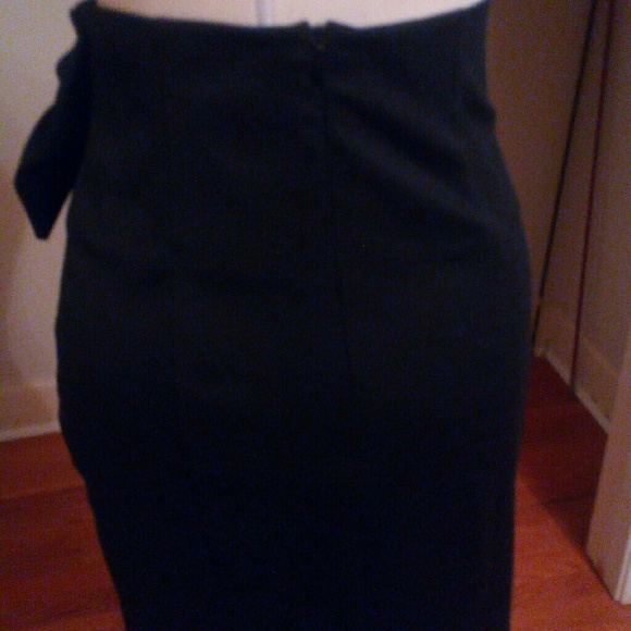 Black knit skirt - Picture 2 of 4
